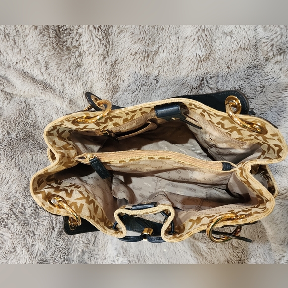 Michael Kors Purse - Picture 3 of 3